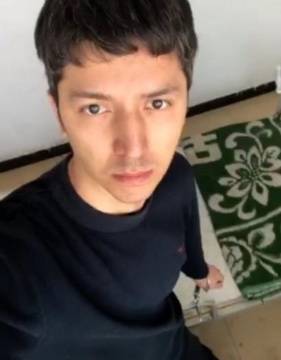 Chine : un Ouïghour menotté à son lit parvient à filmer et témoigner sur la vie en centre de rééducation